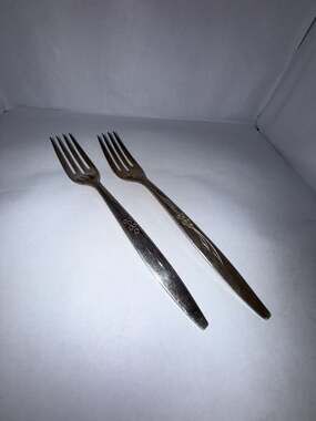 Vintage Oneida Community Silverplate Forks Floral Pattern Set of 2